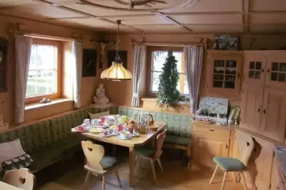2_klampererhof-virgen-zimmer-bauernstube.webp