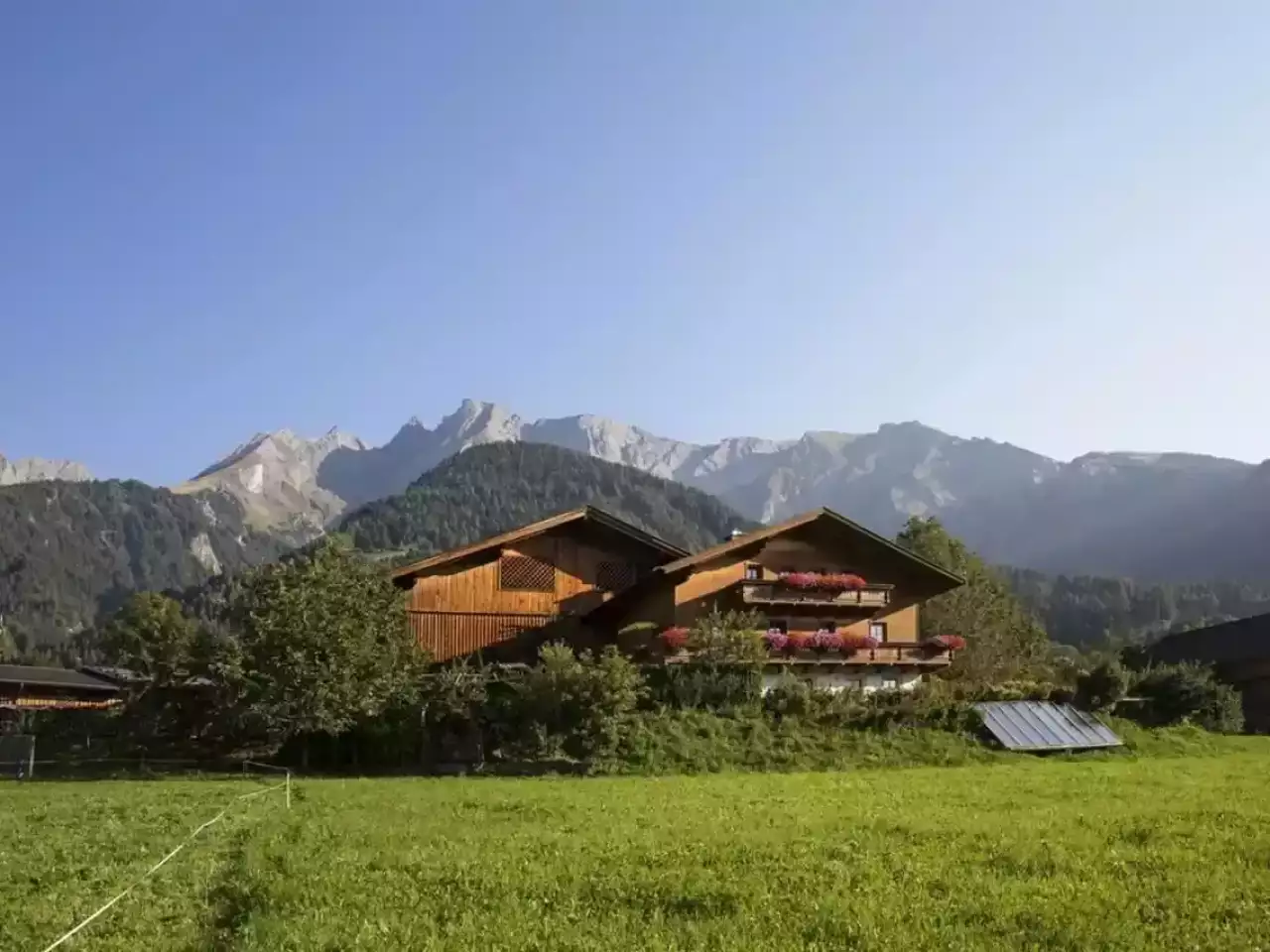 Bauernhof in Virgen mit Wiesen und Berge