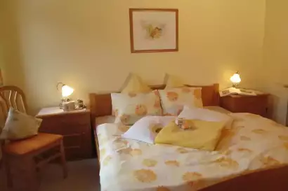 4_klampererhof-virgen-fewo-goldriedblick-zimmer.webp